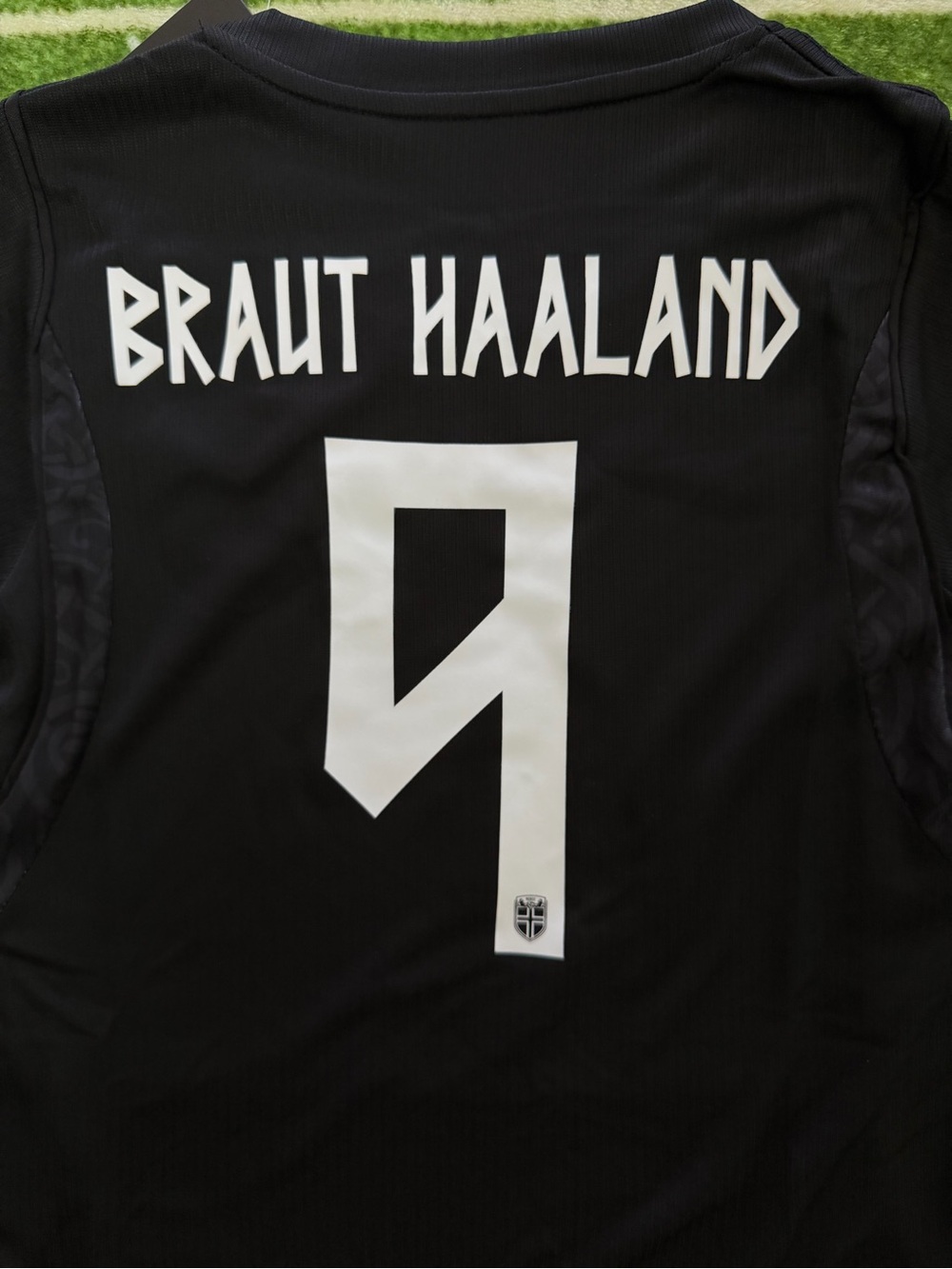 Kid’s Norway 2026 World Cup Haaland Jersey - Picture 3 of 5